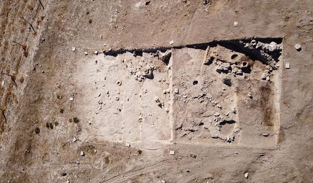 Denizli'deki arkeolojik kazılarda 4500 yıllık yanmış ev kalıntısı bulundu