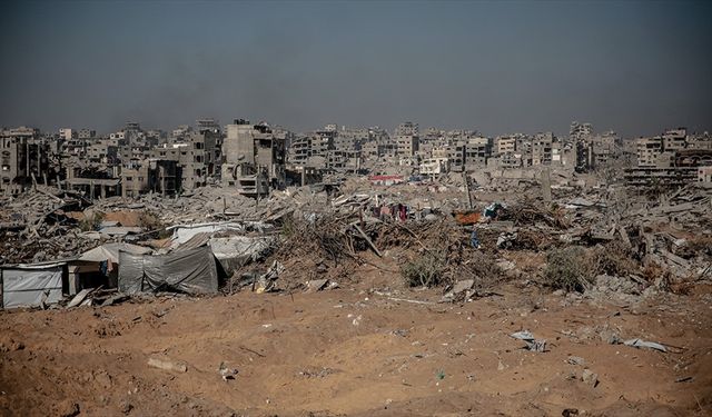 İsrail, ateşkese rağmen Gazze'nin doğusunda bombalama ve bina yıkımlarını sürdürüyor