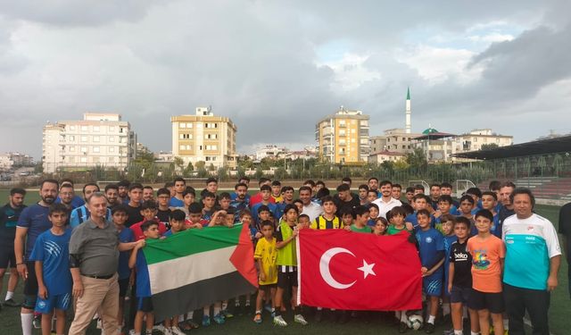 Osmaniye'de amatör sporculardan Filistin'e destek