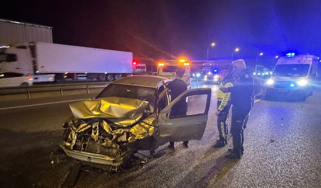 Osmaniye'de bariyere çarpan otomobilin sürücüsü yaralandı