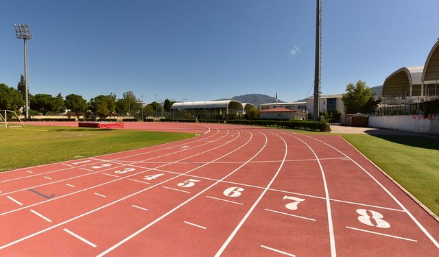Osmaniye'de yenilenen atletizm pisti hizmete açıldı