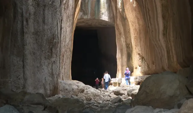 Titus Tüneli Ziyaretçi Akınına Uğruyor!