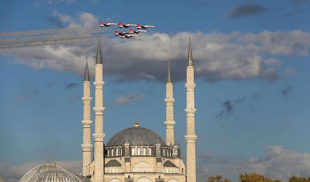 Türk Yıldızları, Edirne semalarında test uçuşu yaptı