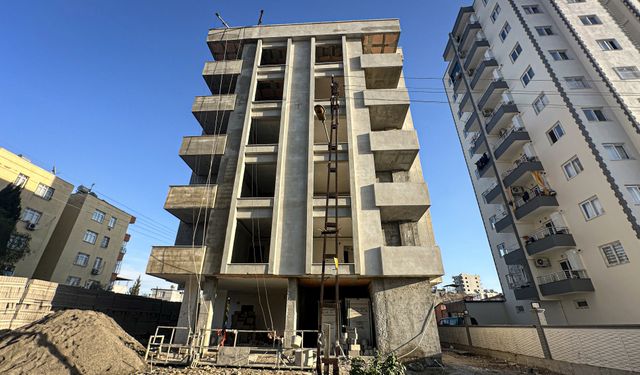 Adana'da çalıştığı inşaattan düşen işçi yaşamını yitirdi