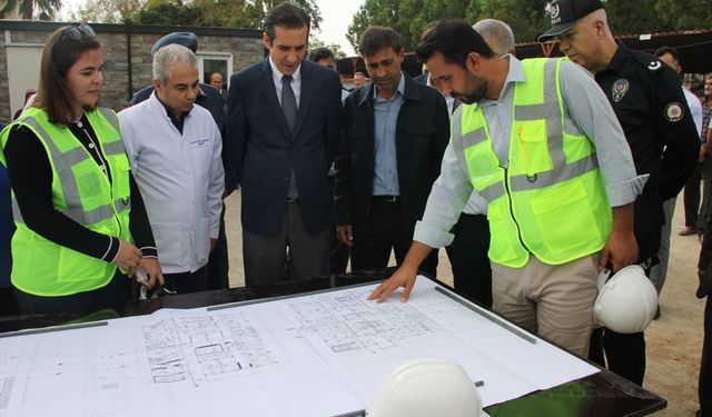 Bozyazı Kaymakamı Topsakaloğlu'ndan hastane inşaatında inceleme