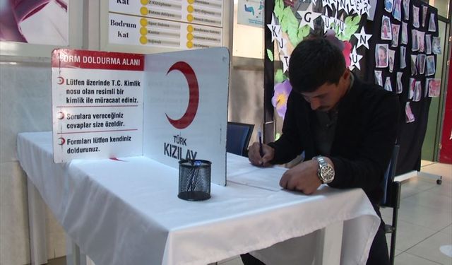 Bucak'ta vatandaşlar kan bağışı kampanyasına destek verdi