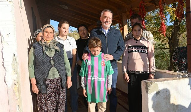 Isparta Belediye Başkanı Başdeğirmen, Mısırlı köyündeki Yıldız ailesini ziyaret etti