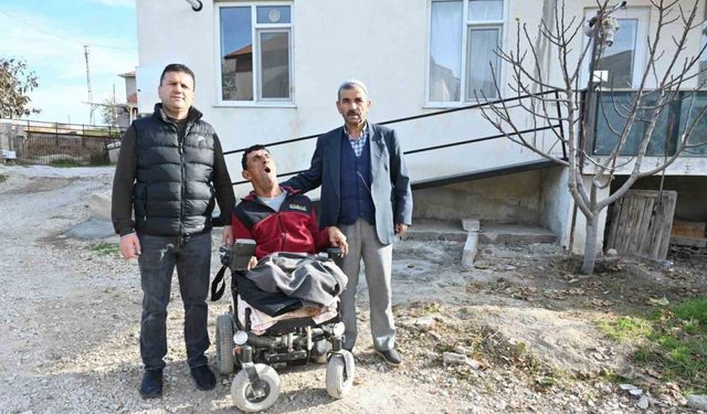 Isparta Belediyesi’nden 49 yıllık zorluğu sona erdiren engelli rampası