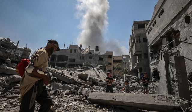 İsrail, ateşkese rağmen Gazze'de saldırılara ve yardım girişini kısıtlamaya devam ediyor