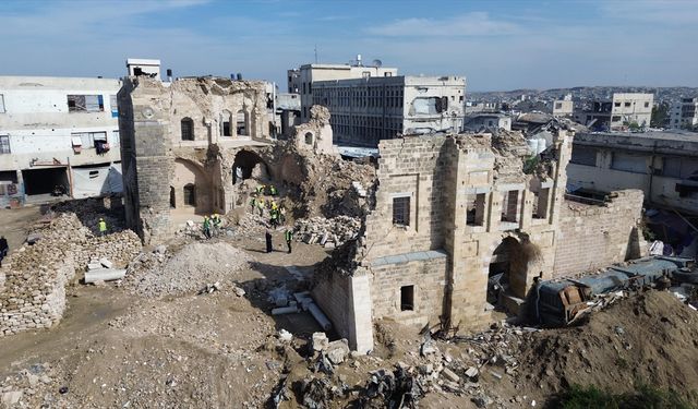 İsrail, Gazze'de Memlükler döneminde inşa edilen Paşa Sarayı'nı yıktı, 20 binden fazla tarihi eseri yağmaladı