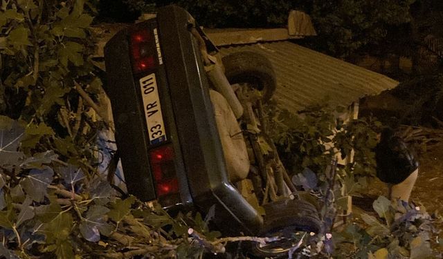 Mersin'de evin duvarına çarpan otomobildeki sürücü öldü