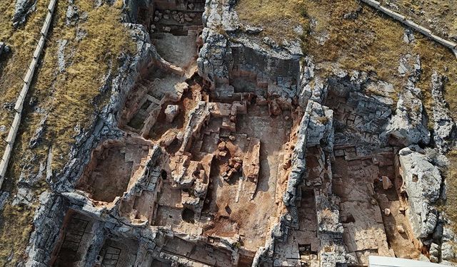 Perre Antik Kenti'nde Roma dönemine ait 1500 yıllık yaşam alanı ortaya çıktı