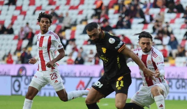 Trendyol Süper Lig: Antalyaspor: 1 - Göztepe: 0 (İlk yarı)