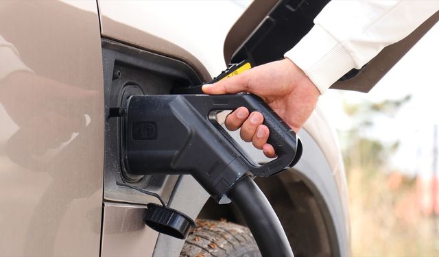 Türkiye'de trafiğe kayıtlı elektrikli otomobil sayısı 330 bini geçti