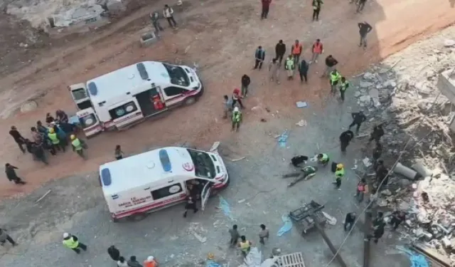 Antakya'da İnşaat Alanında Dehşet: Vinç Kırıldı 2 İşçi Yaralı!