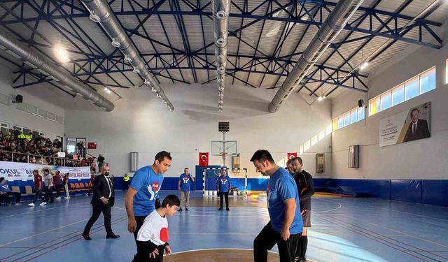 3 Aralık Dünya Farkındalık Günü Gazipaşa’da özel öğrencilerin katılımıyla kutlandı