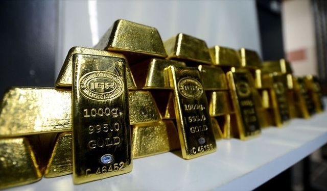 Altının onsu ilk kez 4 bin 400 doları geçerek rekor kırdı