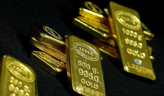 Altının onsu rekor yenileyerek 4 bin 500 dolar eşiğini aştı