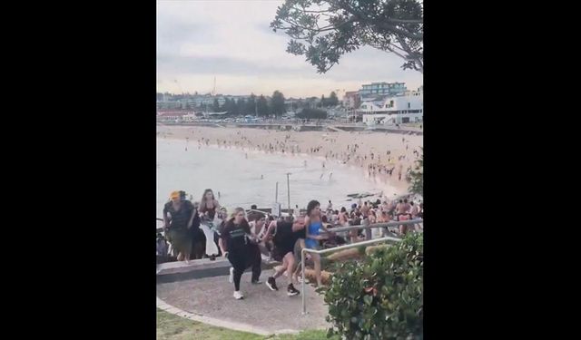Avustralya'nın Sydney kentindeki plajda düzenlenen silahlı saldırıda yaralananların olduğu bildirildi