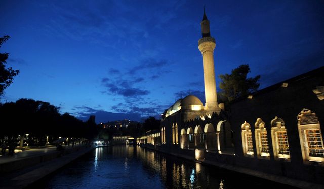 Balıklıgöl'de aydınlatma yenilenebilir enerjiyle güçlendiriliyor