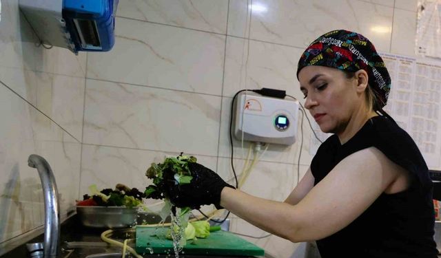 Büyükşehir EKDAĞ tesislerinde sebze ve meyveler ozonlu su ve gazla yıkanıyor