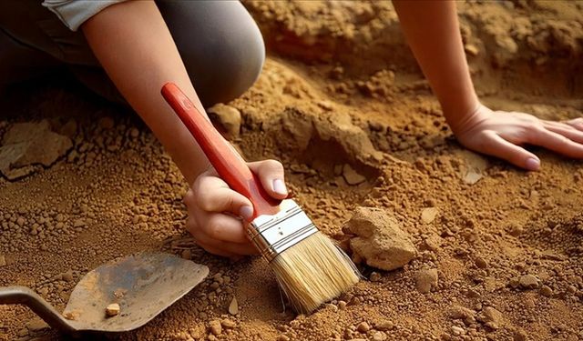 Çin'de yaklaşık 200 milyon yıl öncesine ait dinozor ayak izleri bulundu