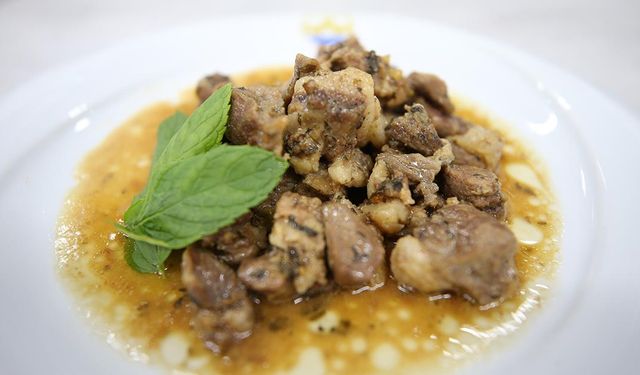 Edirne'de Mevlevi mutfağı üniversitede aşçı adaylarının elinde yeniden hayat buluyor