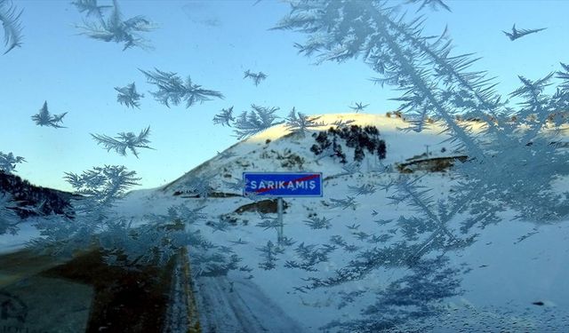 Erzurum, Kars ve Ardahan'da soğuk hava dondurdu