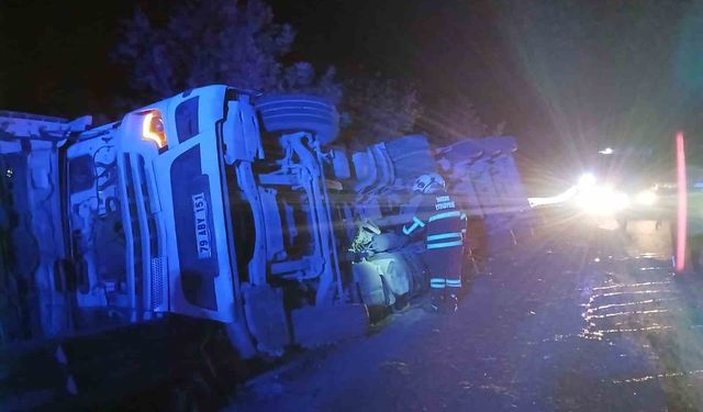 Hassa'da devrilen tırın sürücüsü yaralandı