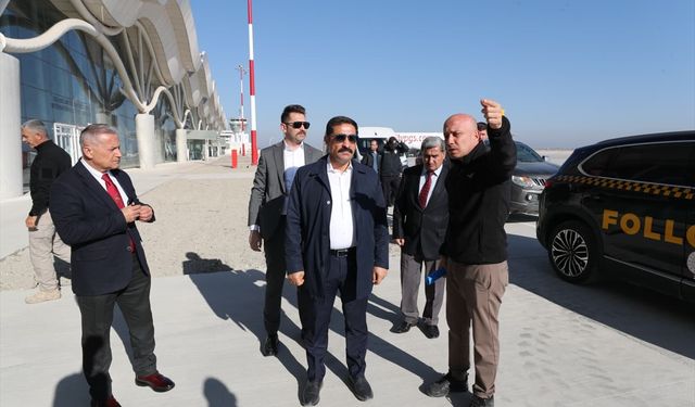 Hatay Havalimanı'nda ikinci pistin yapım çalışması sürüyor