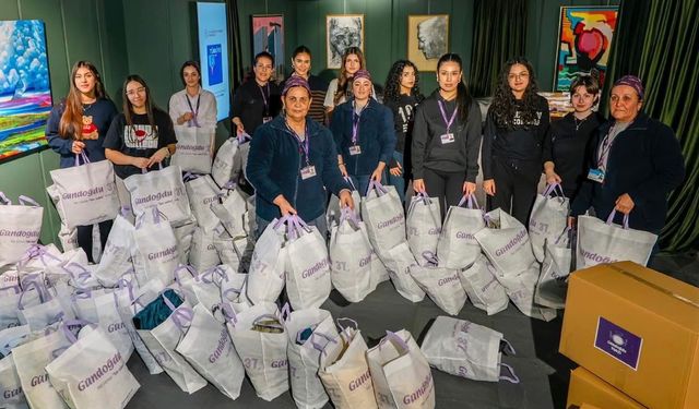 Hatay ve Adana'daki çocuklara kışlık kıyafet desteği