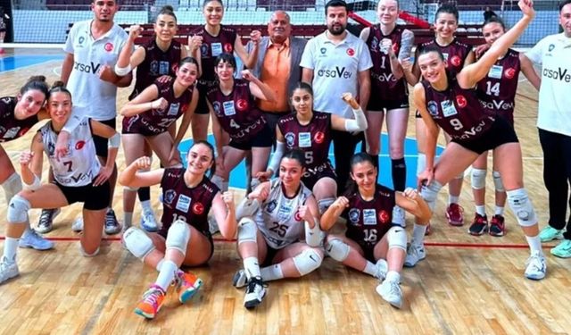 ArsaVev Hatay Voleybol Rakip Tanımıyor