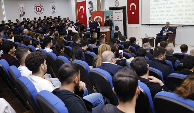 “Hatay’da Gençlik Gündemi: Başkan Öntürk’ten Kütüphane, Ulaşım ve Konut Sözü”