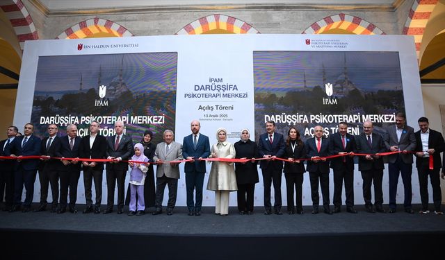 İbn Haldun Üniversitesi 'Darüşşifa Psikoterapi Merkezi' törenle açıldı