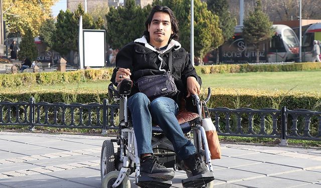 İki üniversite mezunu serebral palsili Hikmet hayallerinin peşinden gidiyor