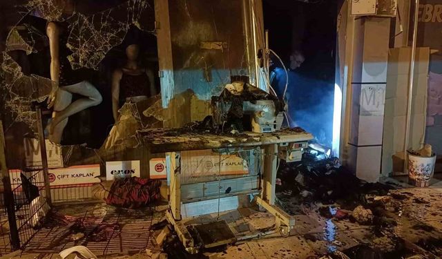 Isparta'da iç giyim mağazasında çıkan yangın itfaiye ekiplerince söndürüldü