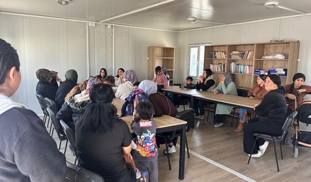 Kadınlara Öz Şefkat Buluşması Konteyner Kentte Umut Oldu