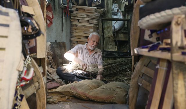 Kahramanmaraş'ta 60 yıllık semerci ustası mesleğini yaşatmaya çalışıyor