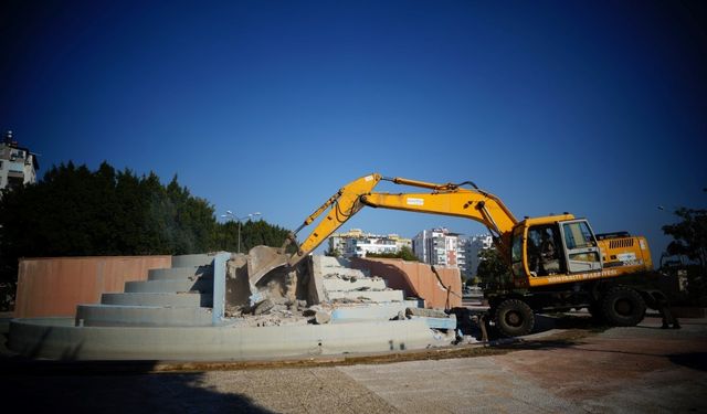 Konyaaltı'nda parklardaki havuzlar kaldırılıp yeri yeşil alan olacak