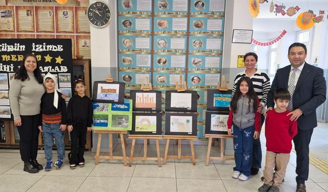 Mersin'de ilkokul öğrencileri tarihi mekanların hem maketini hem resmini yaptı