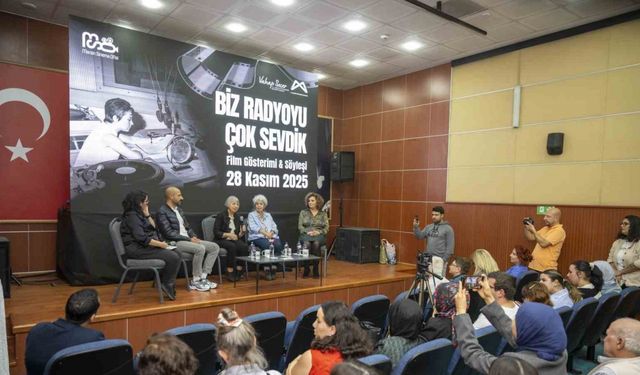 Mersin’de kadın radyocuların hikayesine ışık tutan belgesel gösterimi