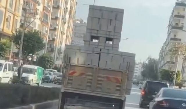 Mersin'de tehlikeli yükleme yapan kamyon sürücüsüne ceza yağdı