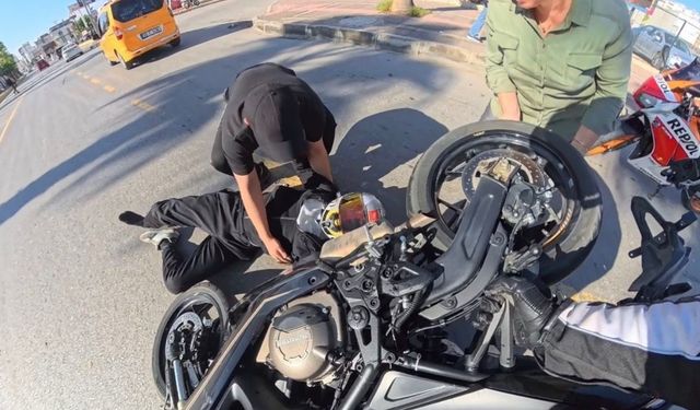 Motosiklet sürücüsü kaskı sayesinde yara almadan kurtuldu