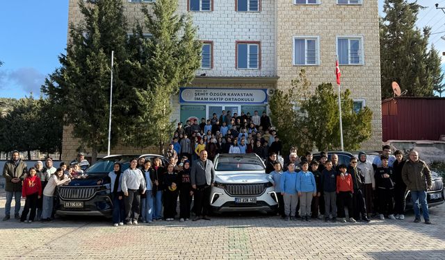 Mut ilçesinde öğrencilere Togg'un T10X modeli tanıtıldı