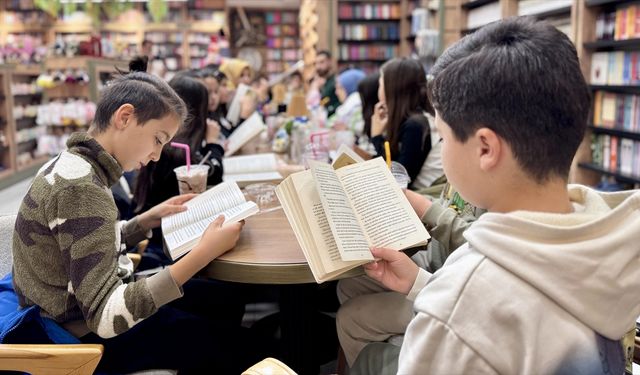 Öğretmenler 'kitap tahlili' ile öğrencilere okuma alışkanlığı kazandırıyor