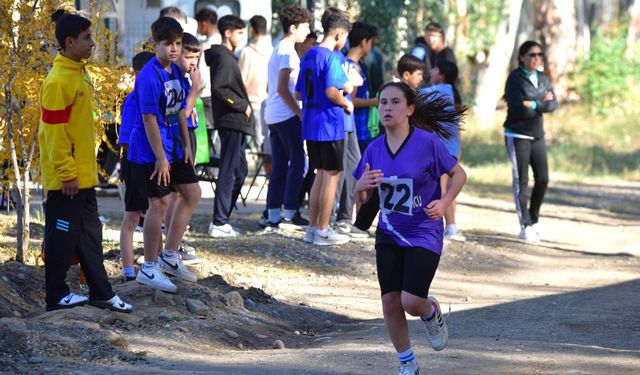 Osmaniye'de Okul Sporları Kros İl Birinciliği yarışları yapıldı