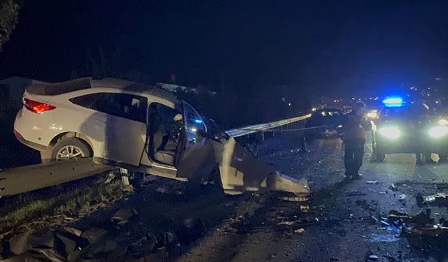 Osmaniye'de otomobille hafif ticari araç çarpıştı, 3 kişi öldü, 2 kişi yaralandı