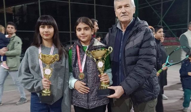 Osmaniye'de Tenis Turnuvası düzenlendi