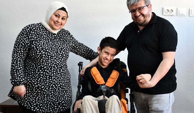 Serebral palsili oğlu için ürettiği ekipmanlar diğer hastalara da umut oldu