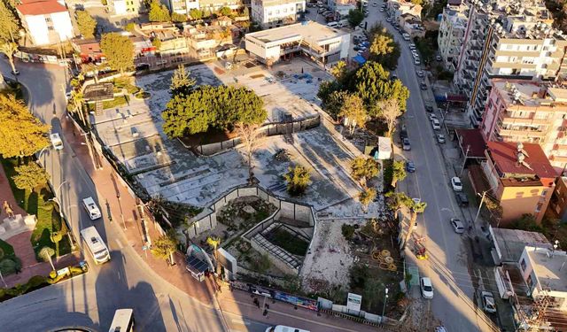 Tarsus'ta Kent Meydanı Projesi açılış için gün sayıyor